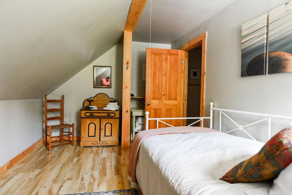 Craftsbury Farmhouse Екстер'єр фото
