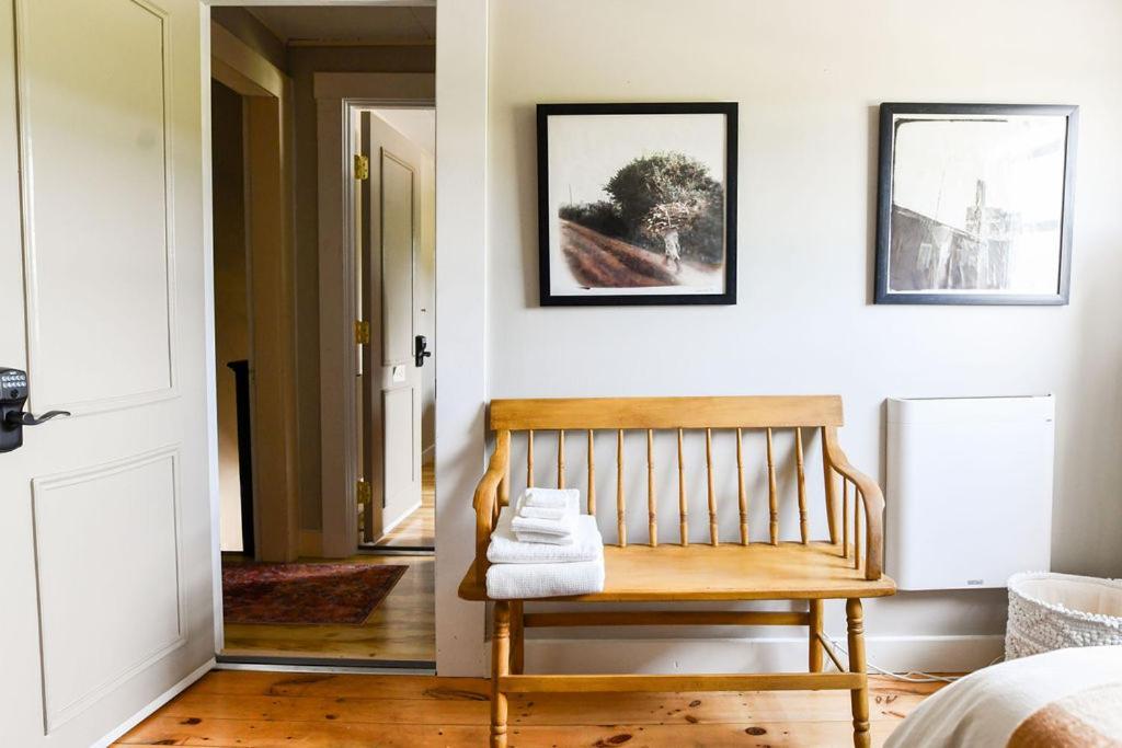 Craftsbury Farmhouse Екстер'єр фото