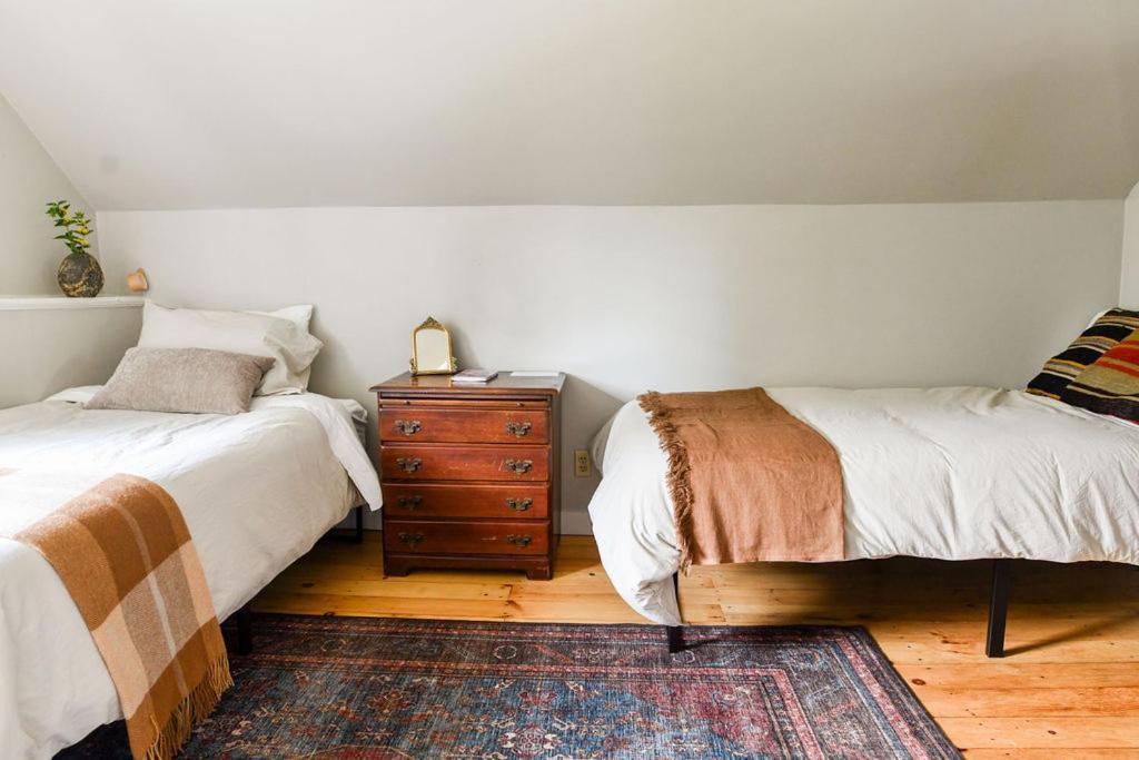 Craftsbury Farmhouse Екстер'єр фото