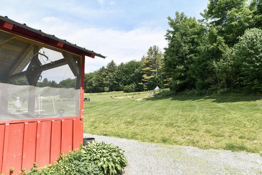 Craftsbury Farmhouse Екстер'єр фото