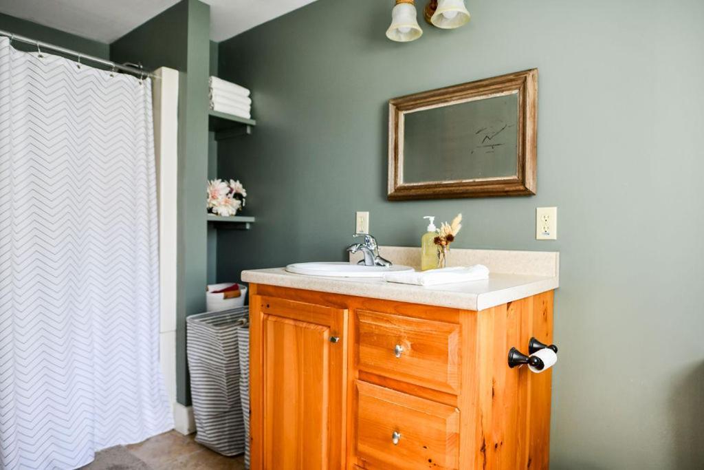 Craftsbury Farmhouse Екстер'єр фото
